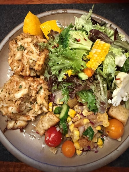 Crab cake plate