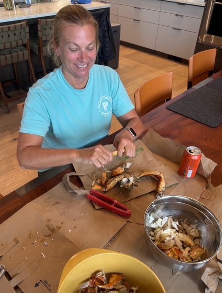 Cracking crab