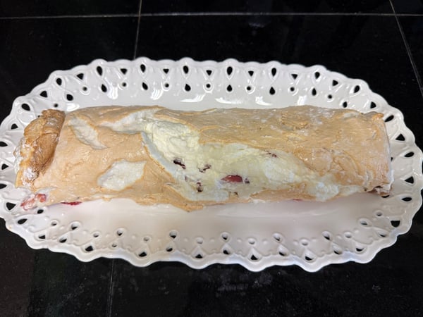 Rolled meringue