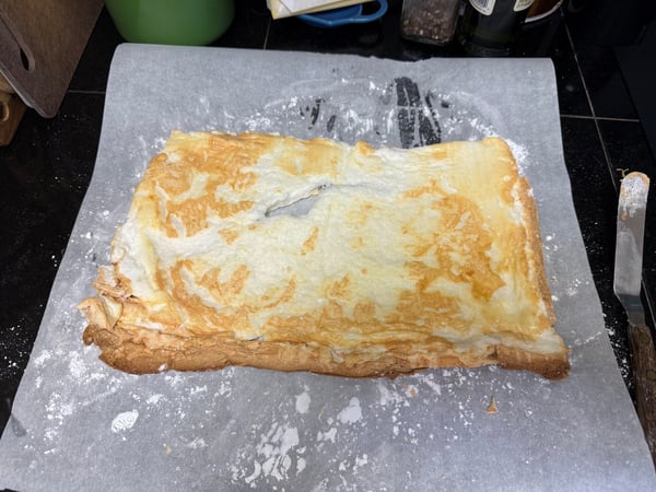 Unmolded meringue