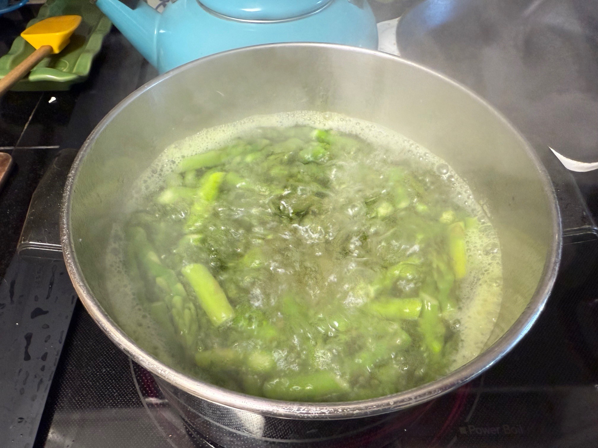 Boiling asparagus