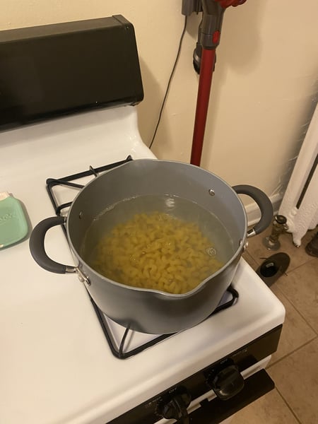 Boiling pasta