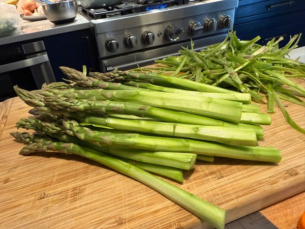 Peeled asparagus