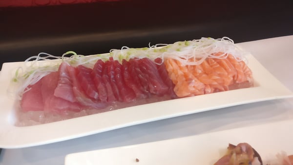Sliced Raw Salmon & Tuna