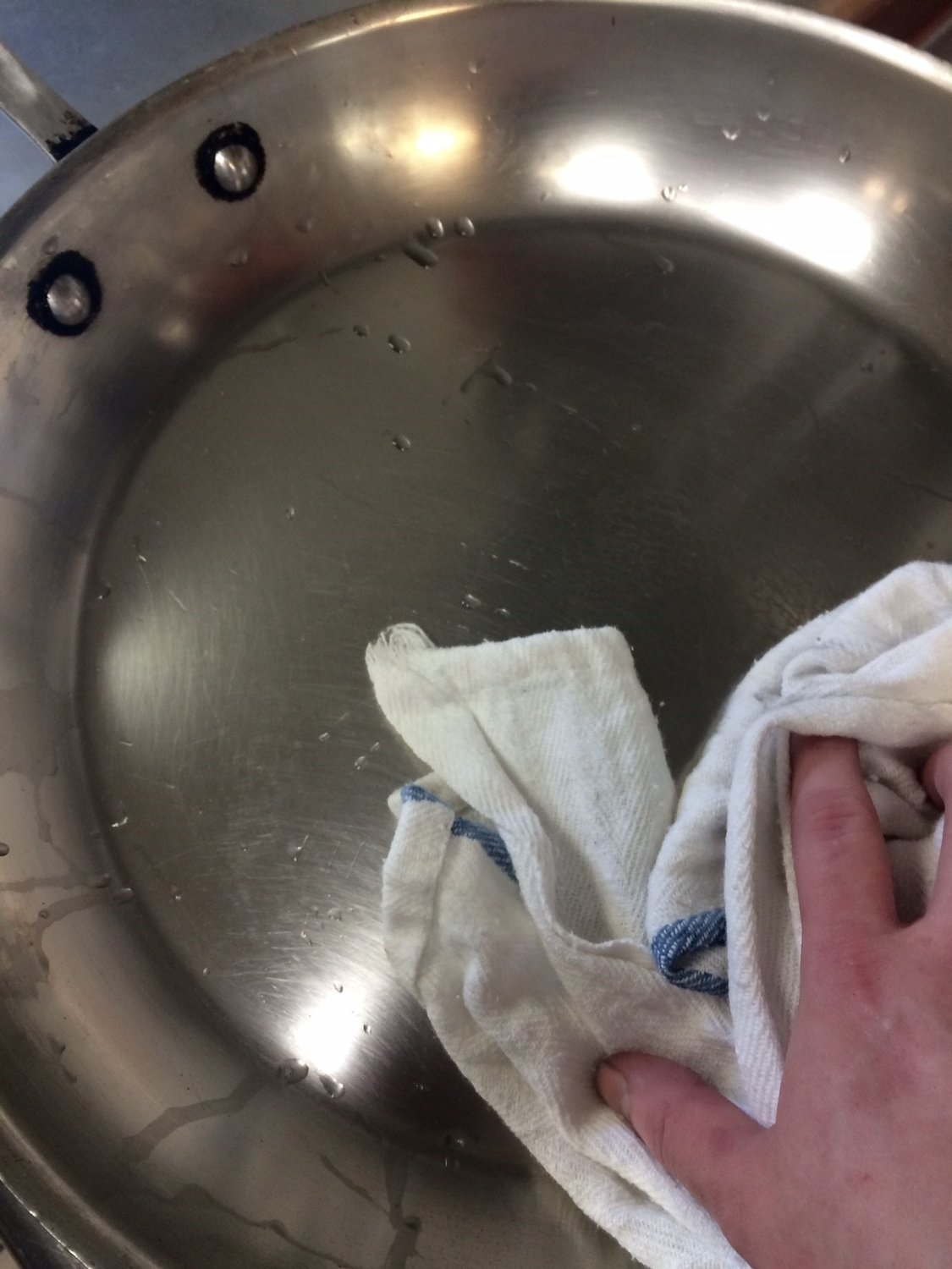 Hate Doing Dishes? Get Your Pots and Pans Clean with these 4 Easy Tips