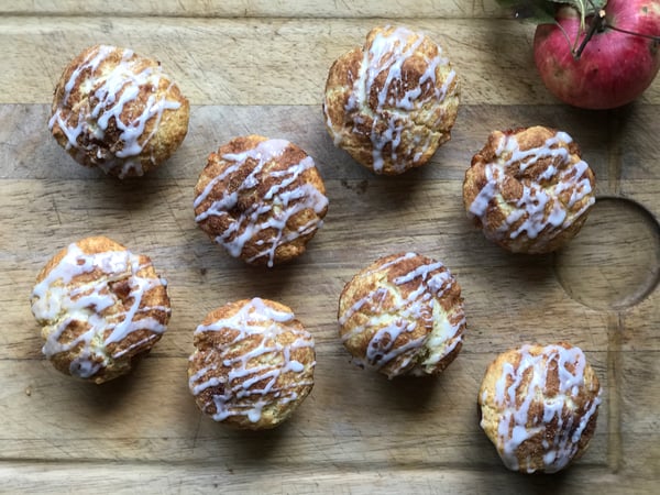 apple fritter muffins