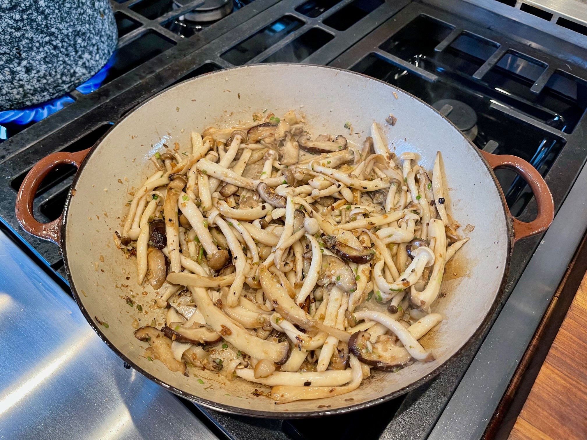 Aromatics with mushrooms