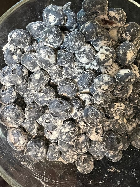 blueberries in cornstarch