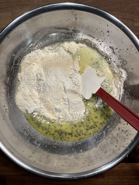Cake add flour