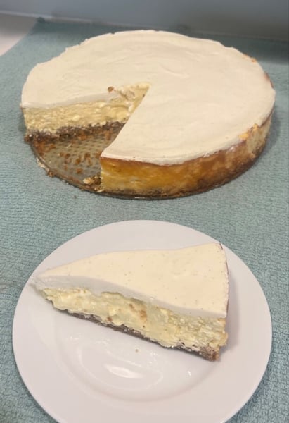 Cheesecake with slice