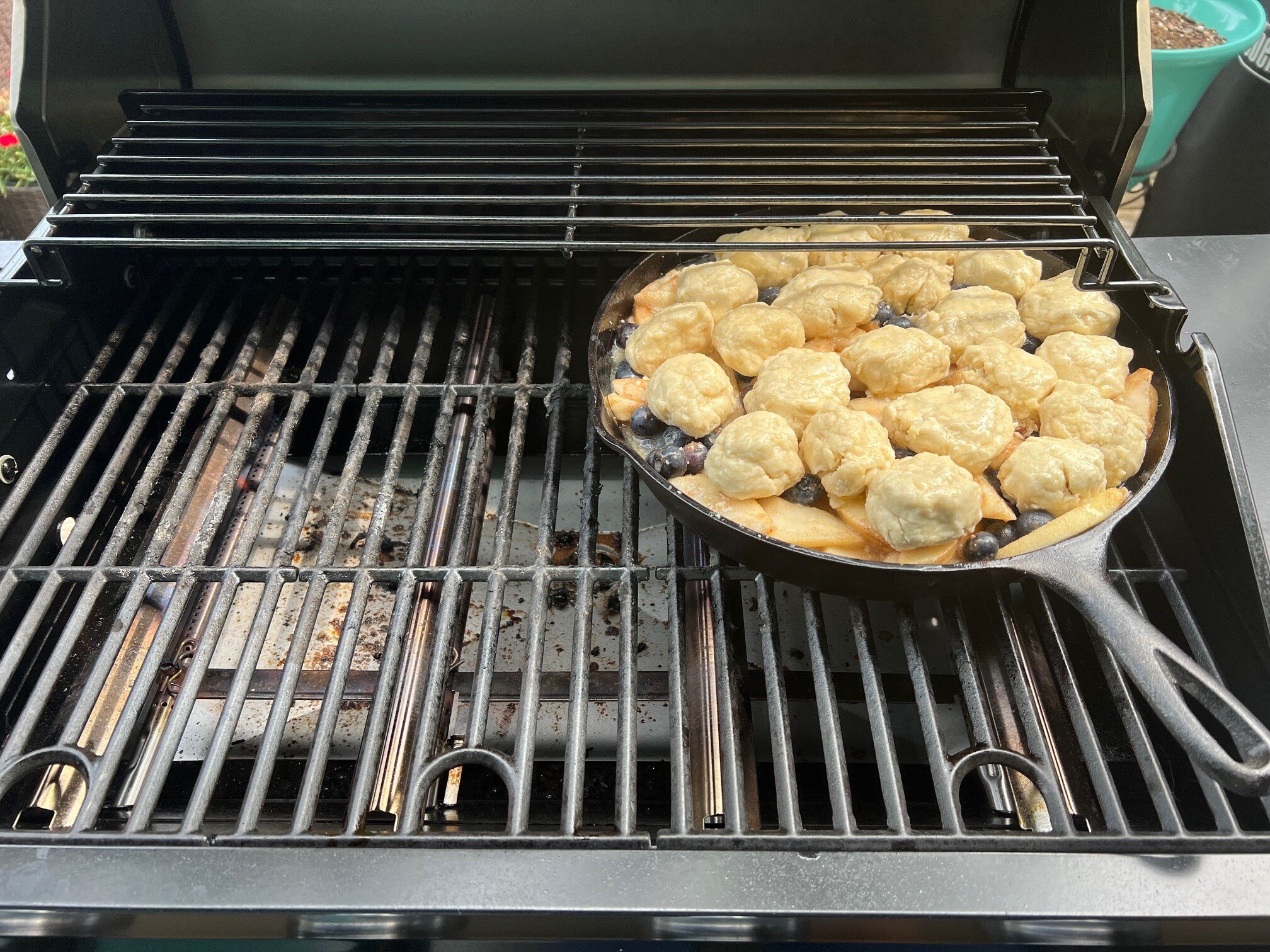Cobbler on grill