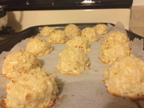 coconut macarons