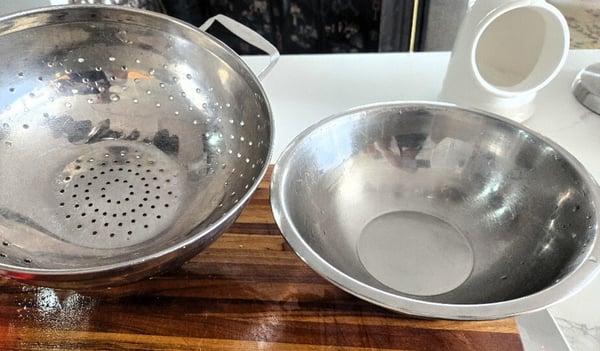 Colander and bowl