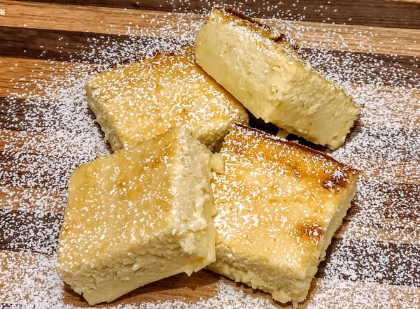 cut lemon cake