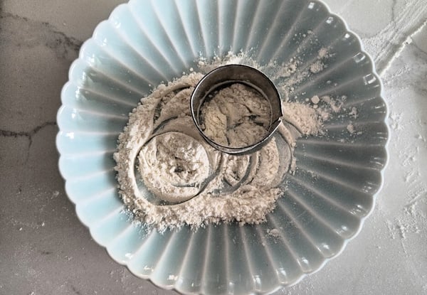Cutter in flour