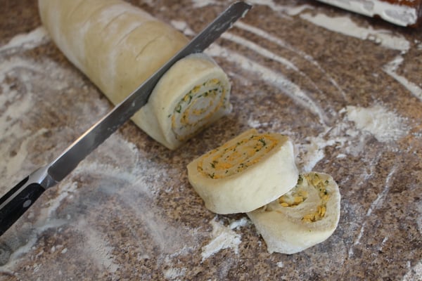 dough roll cut