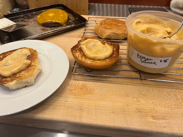 Dressing burger