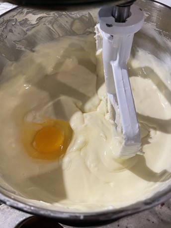 egg in cheesecake
