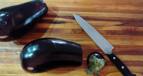 eggplants trimmed