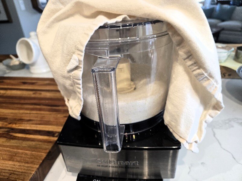 Food processor with towel