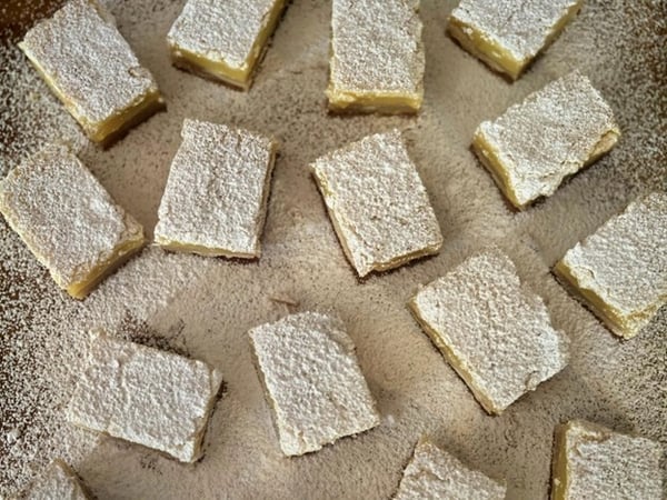 Lemon bars finished with sugar