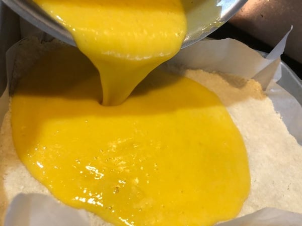 mango filling over crust
