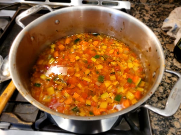 minestrone in pot
