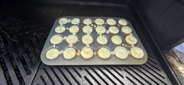 Muffins on grill