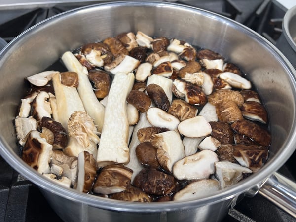 Mushrooms in pot