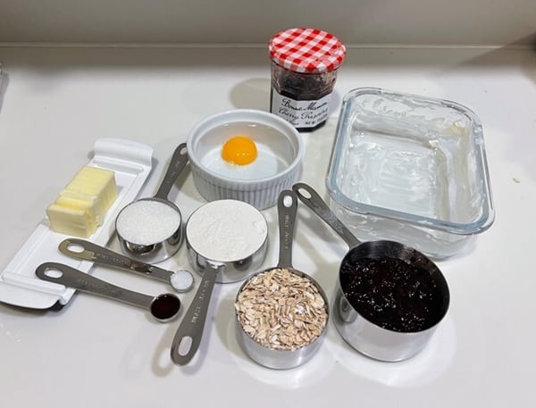 Oatmeal bars mise en place