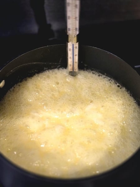 Pan with thermometer