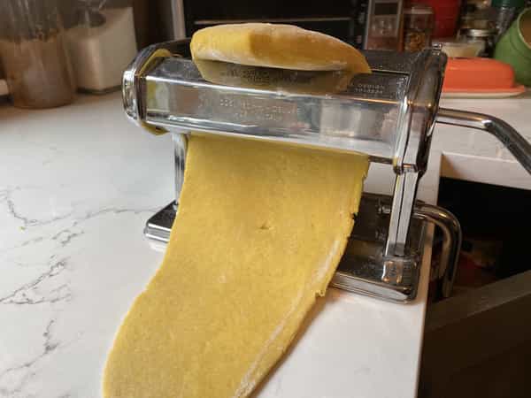 Pasta machine