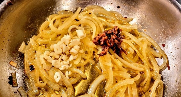 pasta with anchovies and garlic