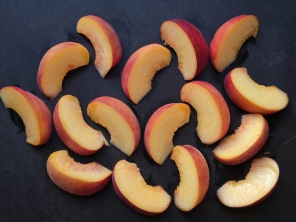 Peaches sliced