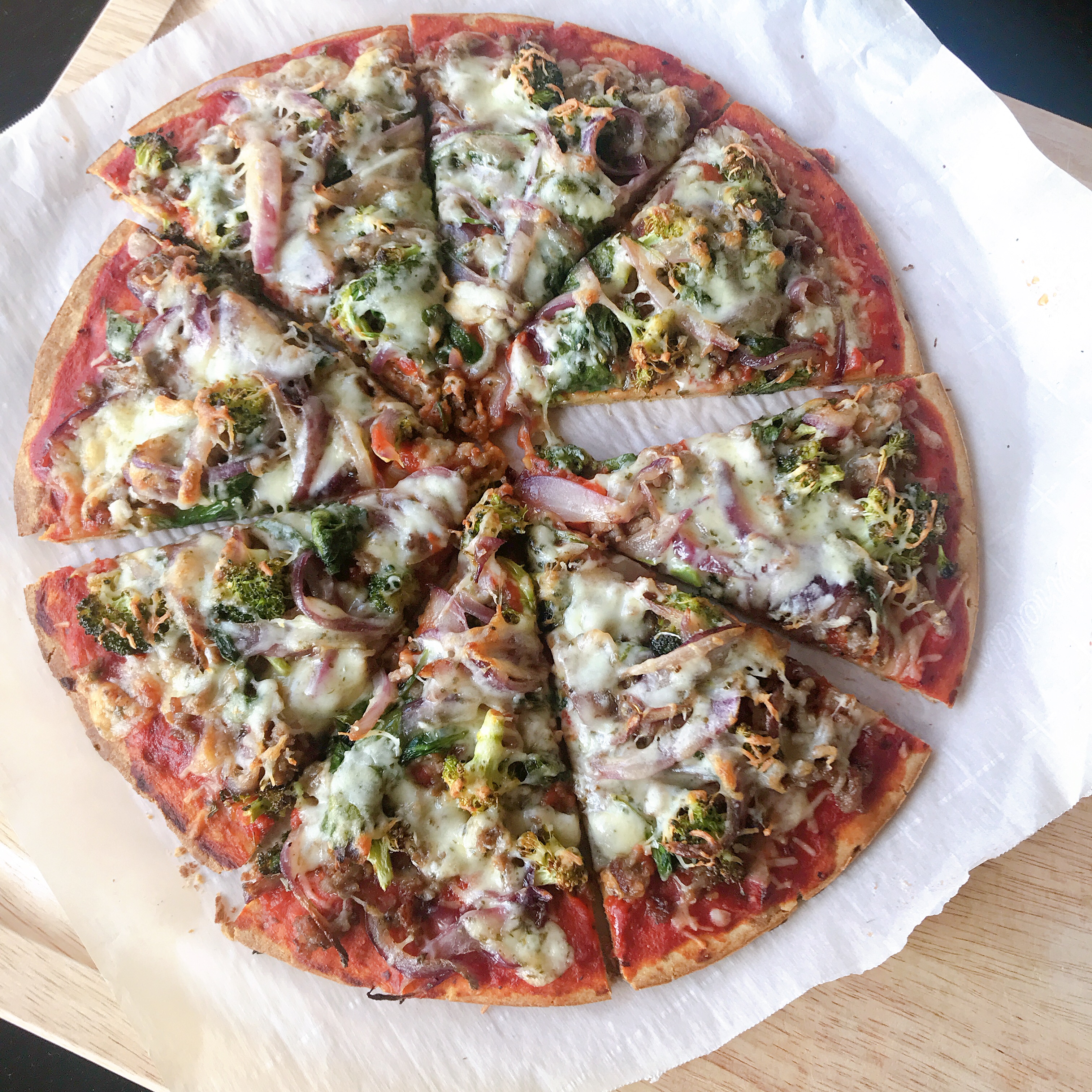 Sausage, Crispy Broccoli, Caramelized Red Onion & Garlic Za