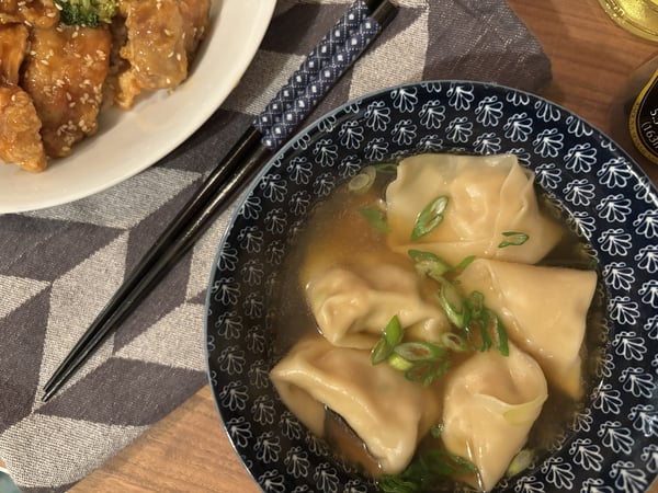 Wonton soup with chicken