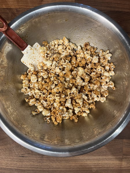 Popcorn toss