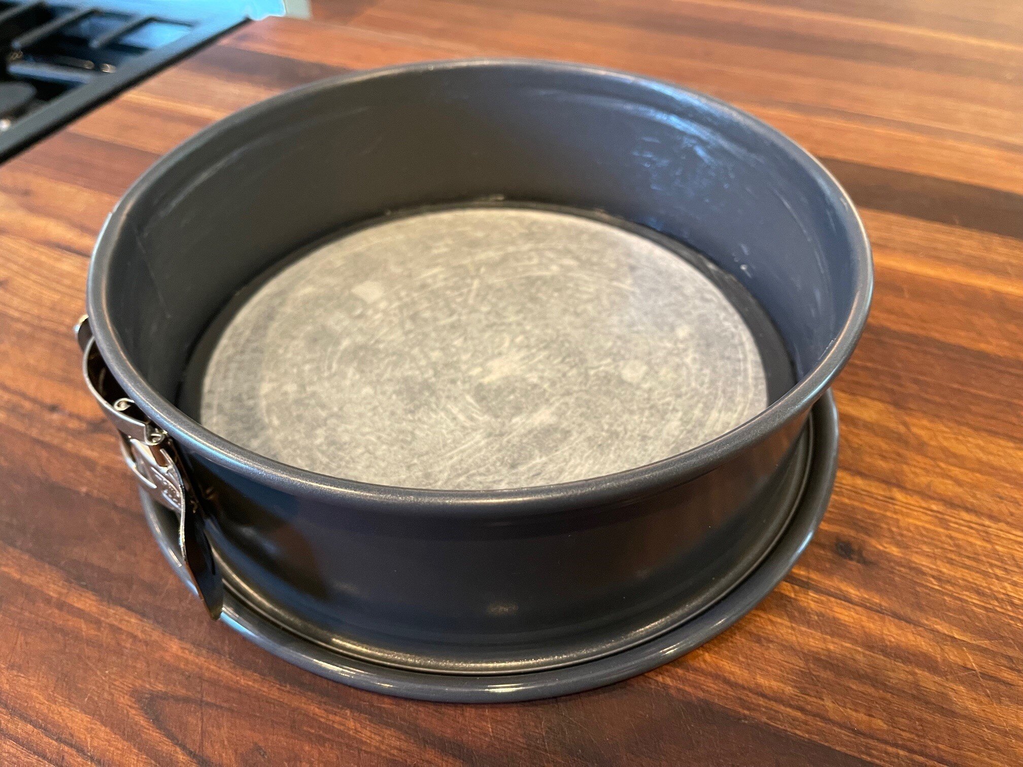 Prepared cake pan