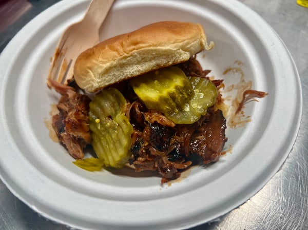 Pulled pork sandwich