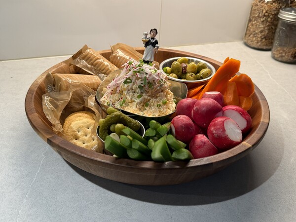 Club Cheese Relish Tray