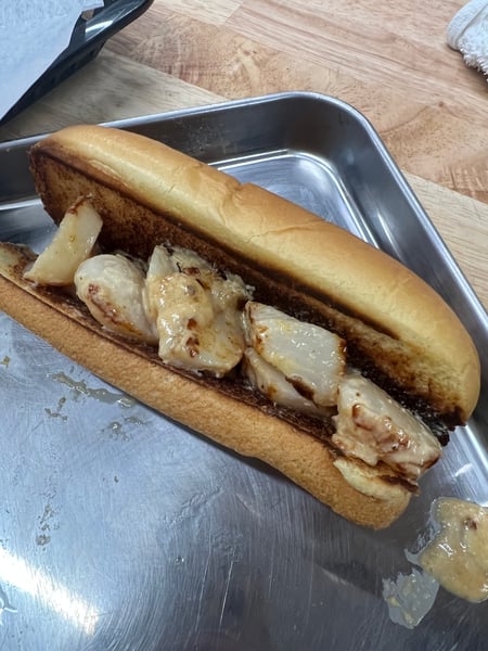 Scallops in bun
