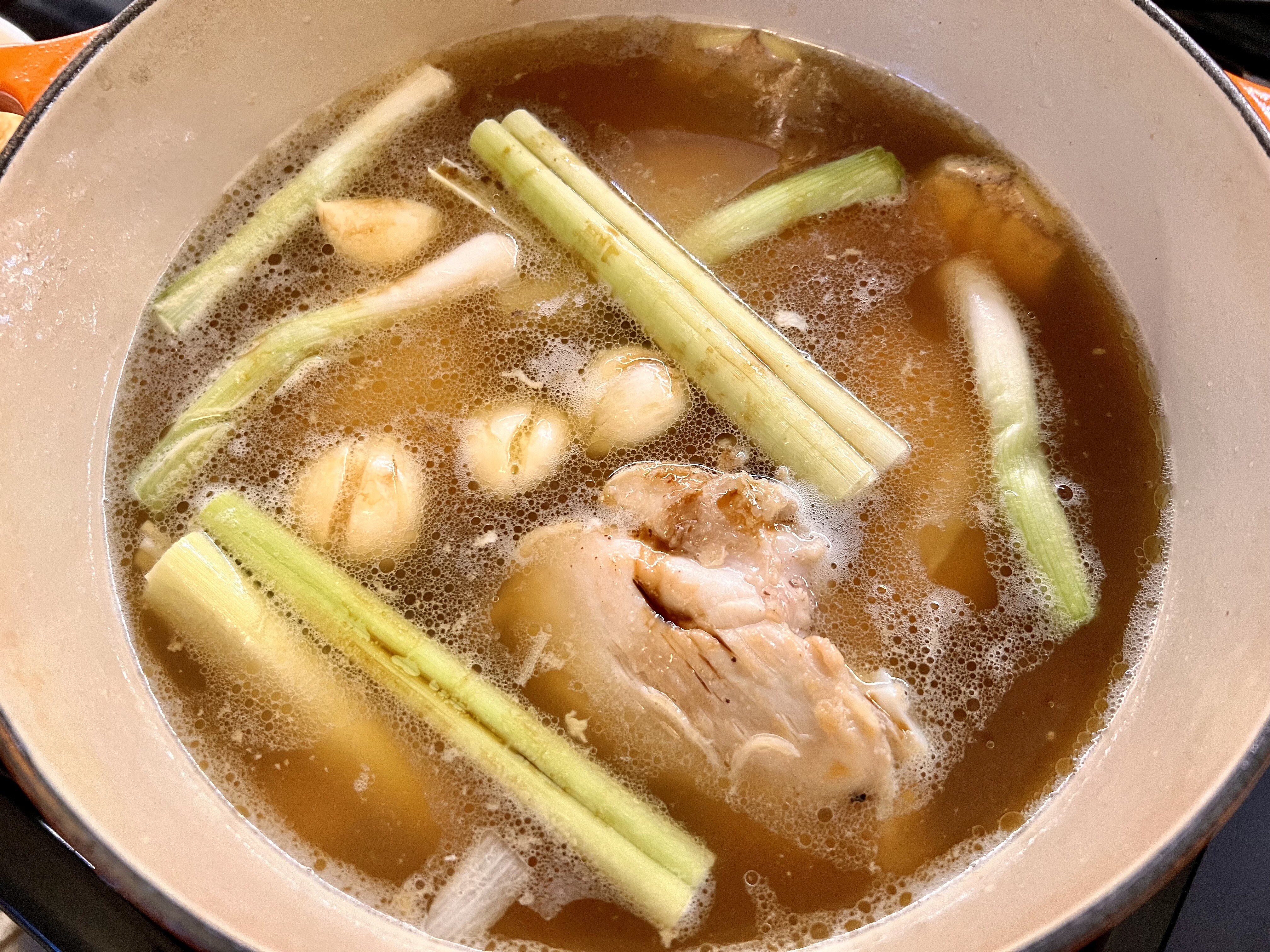 Simmering chicken for conjee