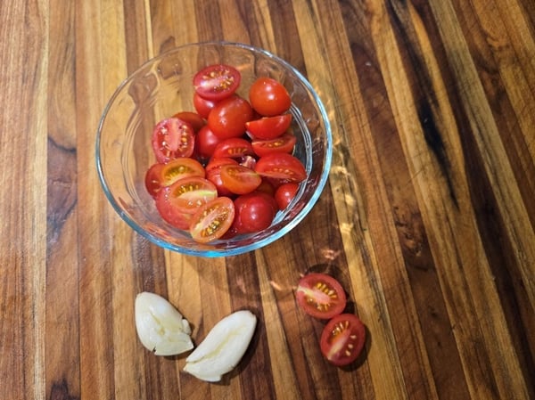tomatoes garlic
