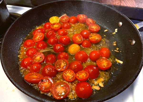 tomatoes in pan