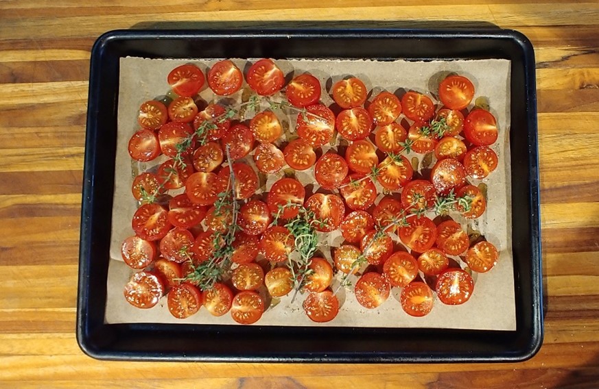 Tomatoes on tray