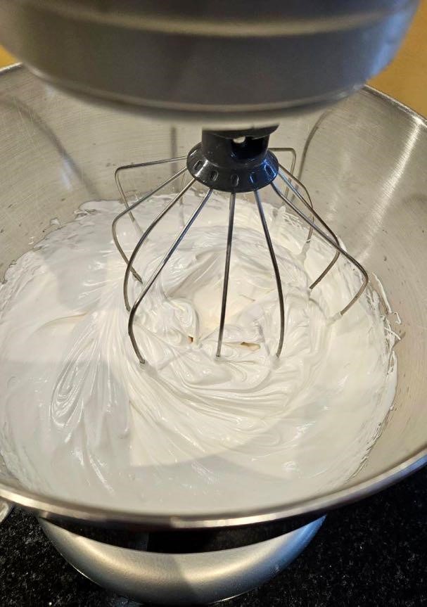 Whipping buttercream