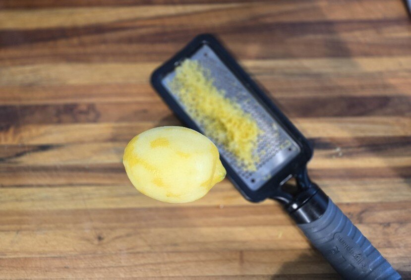 Zesting lemon