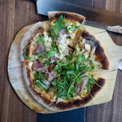 Neapolitan Pizza with Grilled Fennel, Artichokes and Prosciutto