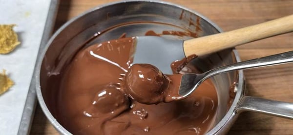 Remove excess Chocolate