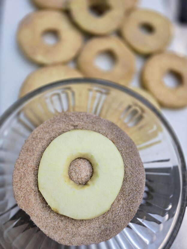 Apple in cinnamon sugar